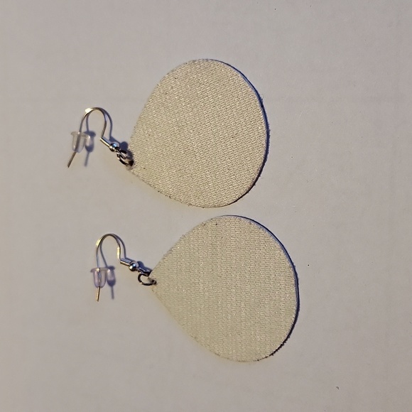 EARRINGS - Picture 2 of 2